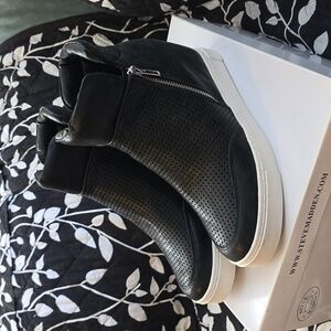 NIB Steve Madden LINQSP Black High Top Sneakers - Size 8.5 Women's